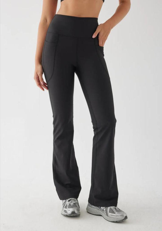 Flare Pocket Yoga Pants Black (women)